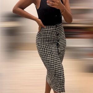 Zara Black & White Houndstooth Pencil Skirt